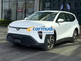 VinFast Limo Green 2025