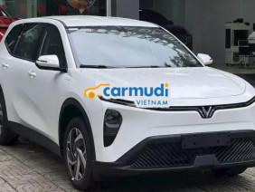 VinFast Limo Green 2025