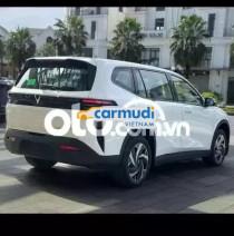 VinFast Limo Green 2025