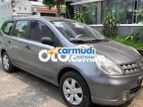 Nissan Grand livina 2010