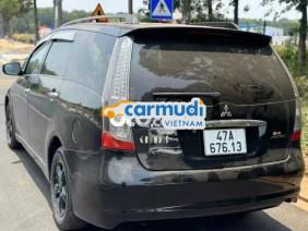 Mitsubishi Grandis 2005