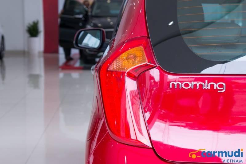 Đèn lùi là đèn sáng khi khởi động xe