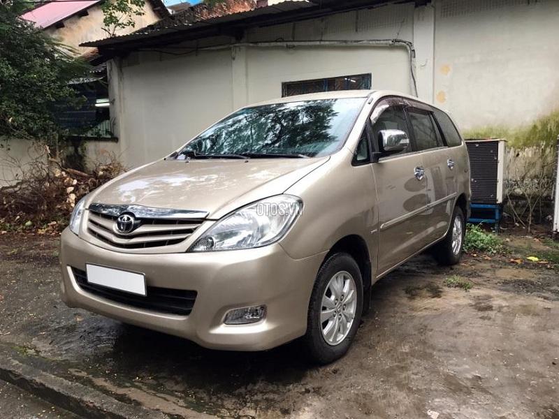 550 triệu đồng, mua Suzuki Ertiga 2017 hay Toyota Innova cũ?