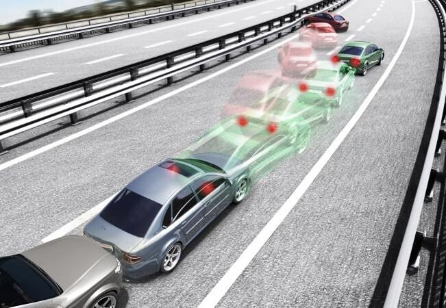 Hệ thống cân bằng điện tử ESP trên ô tô có tác dụng gì?