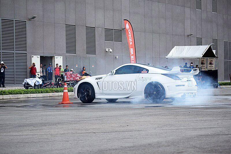 Hệ thống chống trượt TCS trên ô tô có tác dụng như thế nào?