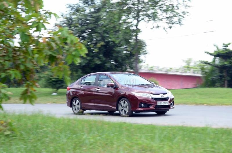 Mua xe lần đầu, tôi nên chọn Honda City hay Ford Ecosport?