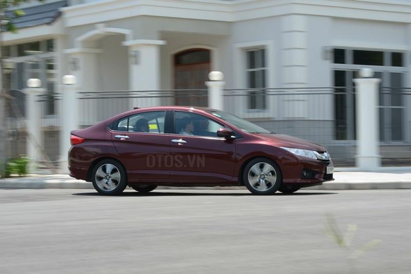 Hầu bao 500 triệu đồng có nên mua Honda City 2015?