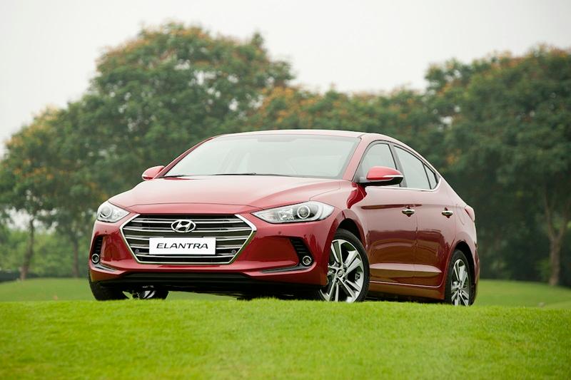 Nen mua Hyundai Elantra hay Kia Optima - 1