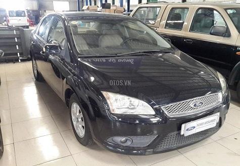 Mua ô tô cũ 400 triệu đồng, nên chọn sedan hạng C hay SUV 7 chỗ?