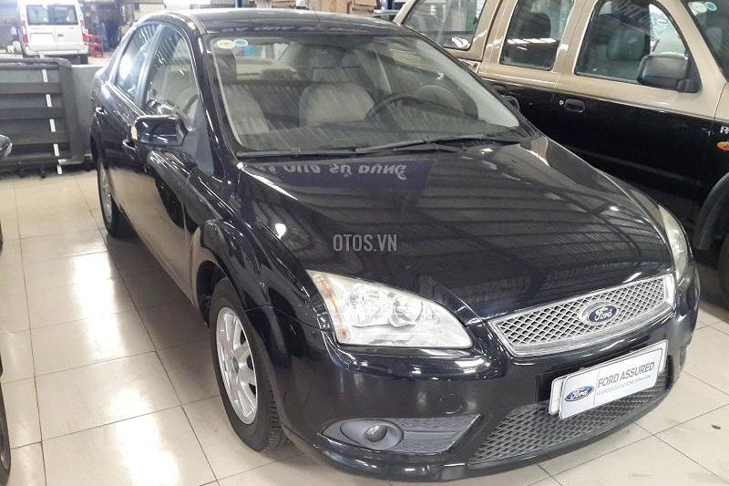 Mua ô tô cũ 400 triệu đồng, nên chọn sedan hạng C hay SUV 7 chỗ?