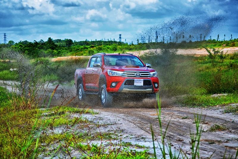 Giải quyết nỗi ám ảnh khi lái ô tô trong mùa mưa