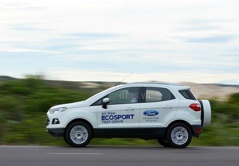 Có 700 triệu đồng, nên mua Ford Ecosport hay Kia Cerato?