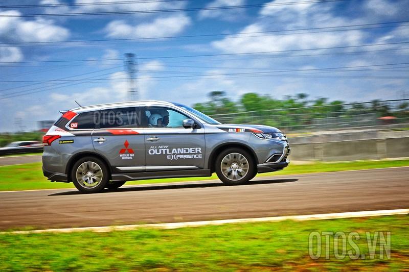 Mitsubishi Outlander 2016 - 1