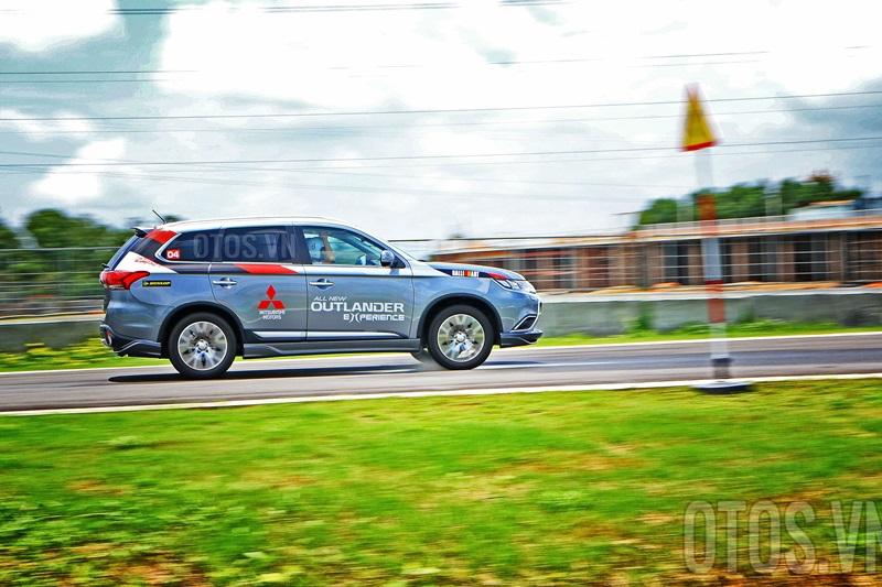 Mitsubishi Outlander 2016 - 14