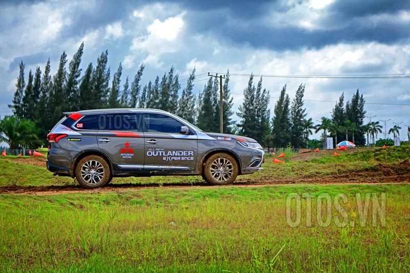 Mitsubishi Outlander 2016 - 17