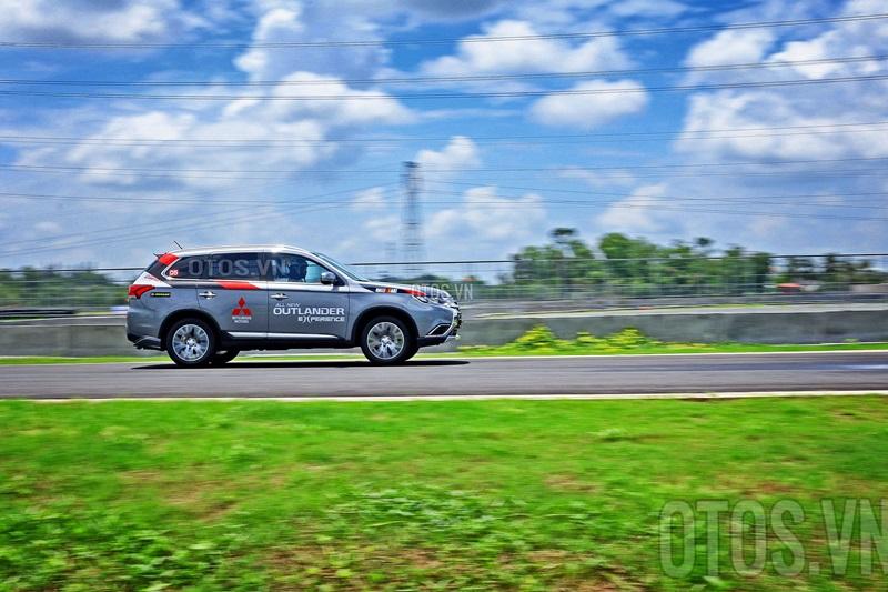 Mitsubishi Outlander 2016 - 18