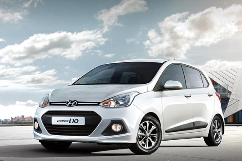 Nên mua Honda Civic 2.0 đời 2010 hay Hyundai Grand i10 mới?