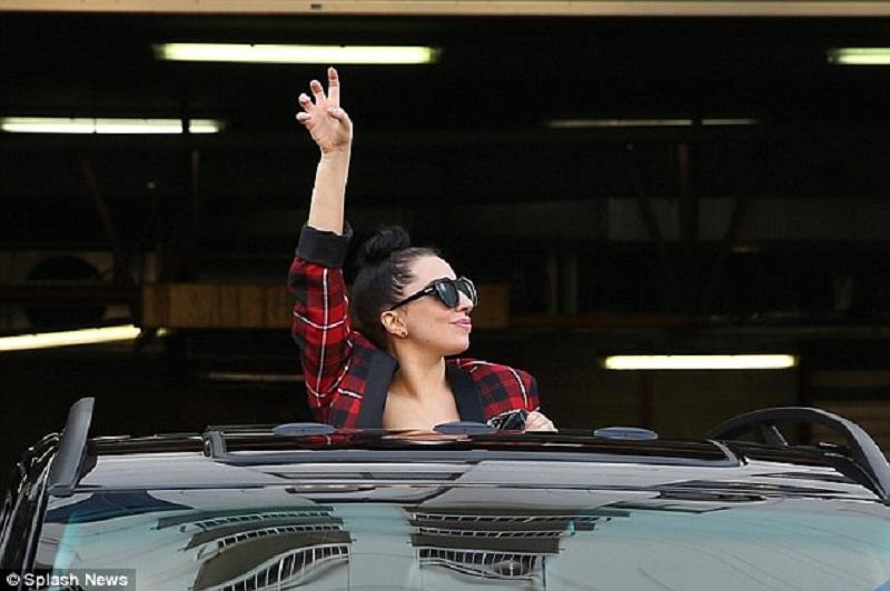 Có nên mua ô tô với tùy chọn cửa sổ trời