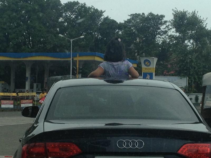 Có nên mua ô tô với tùy chọn cửa sổ trời