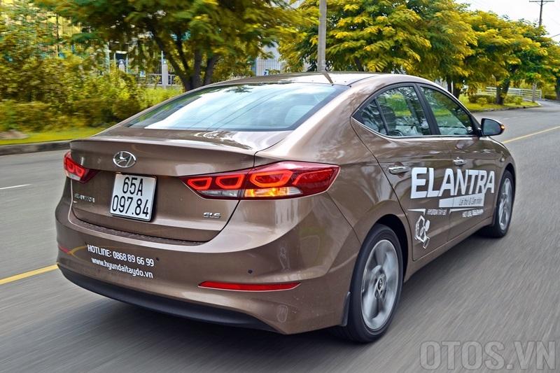 Trải nghiệm Hyundai Elantra 2016: Chiếc sedan lịch lãm, thể thao