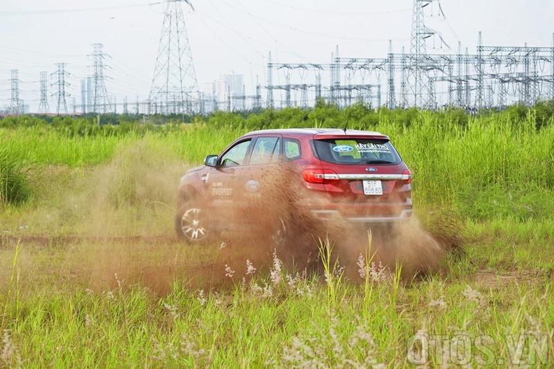 Đánh giá Ford Everest 2016: Nâng tầm đẳng cấp SUV 7 chỗ