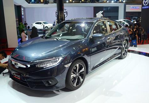 Nên mua Mazda6 2.0 AT hay Honda Civic thế hệ mới vừa ra mắt?