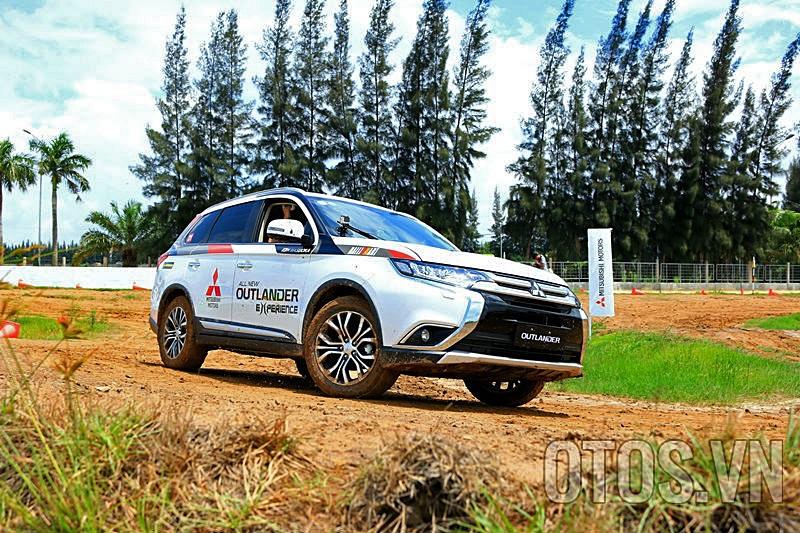 nên mua Mazda CX-5 hay Mitsubishi Outlander 2.0 CVT