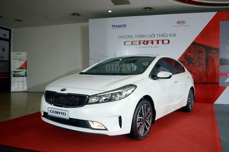 Nên mua Kia Cerato 1.6 MT hay Suzuki Ertiga