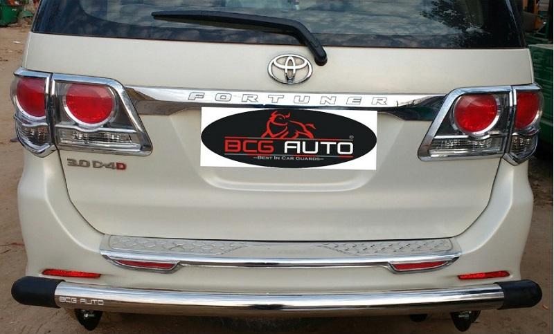 Xe Toyota Fortuner lắp thêm cản sau có đăng kiểm được không?