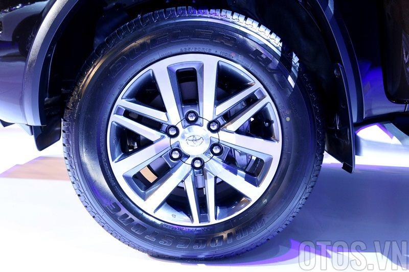Cận cảnh màn lột xác của Toyota Fortuner 2017