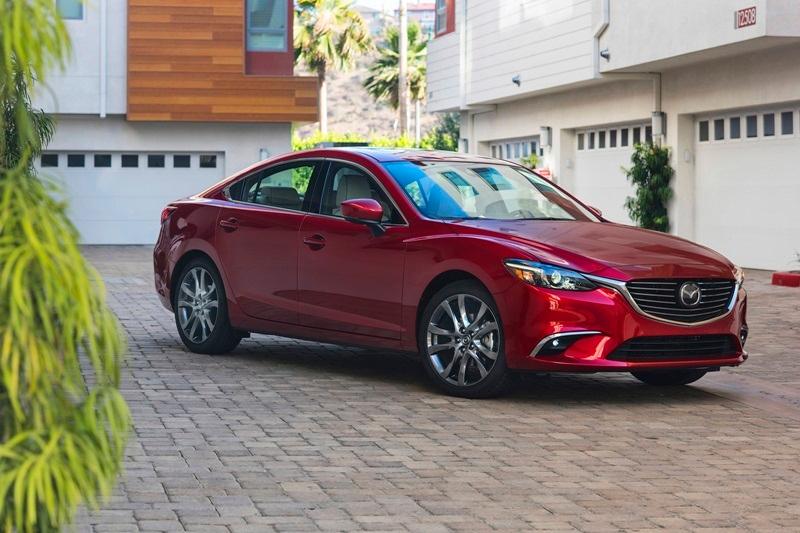 Nên mua Honda Civic 2016 hay Mazda6 2017