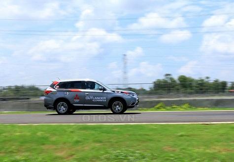 8 tuyệt chiêu giúp bạn lái xe tiết kiệm nhiên liệu