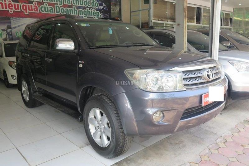 Toyota Fortuner 2009-2010