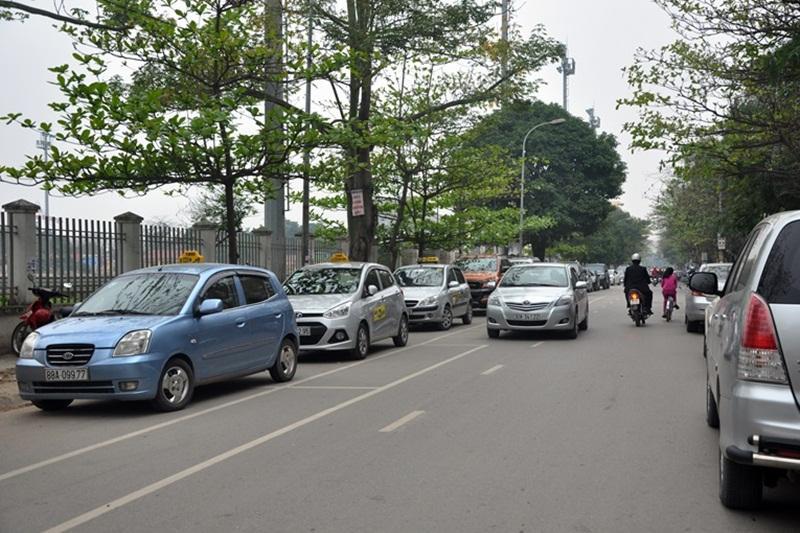 Ô tô không được phép dừng xe, đỗ xe trong trường hợp nào?