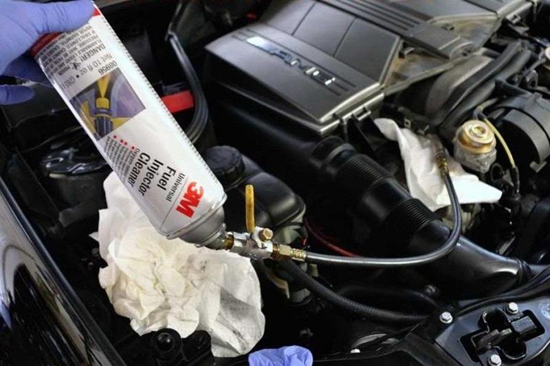 Cách loại bỏ nước trong bình xăng ô tô