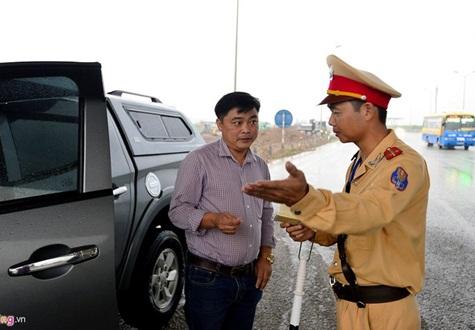 9 lỗi vi phạm bị phạt từ 800.000 đồng đến 1.2 triệu đồng lái xe cần chú ý