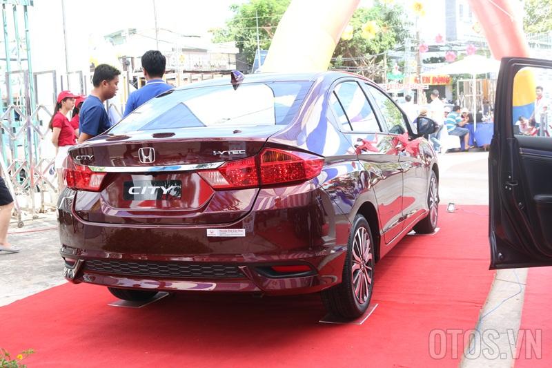 Nên mua Honda City 1.5TOP hay Hyundai Elantra 1.6MT?