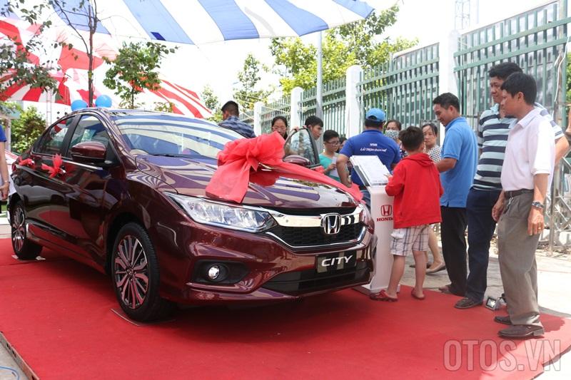 Nên mua Honda City 1.5TOP hay Hyundai Elantra 1.6MT?