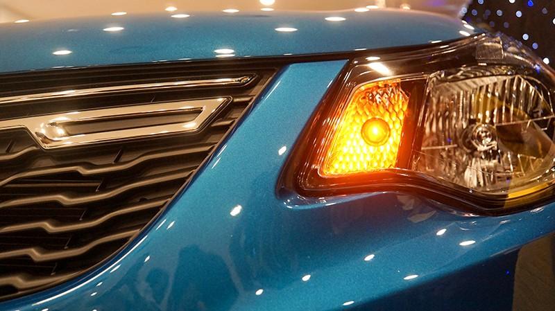 cụm đèn trước ô tô cỡ nhỏ Fadil