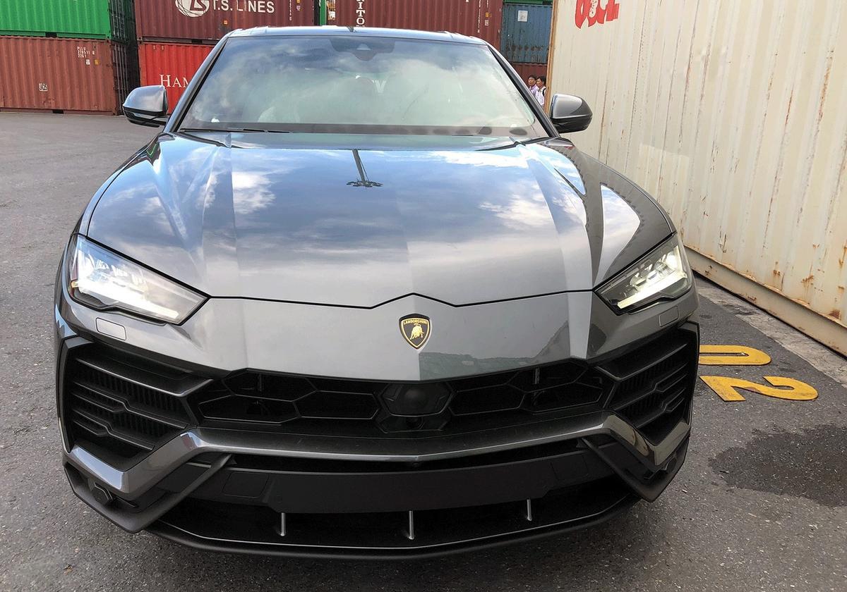 thiết kế đầu xe Lamborghini Urus