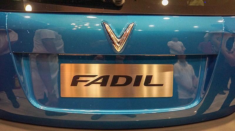 phân đuôi xe ô tô cỡ nhỏ Fadil