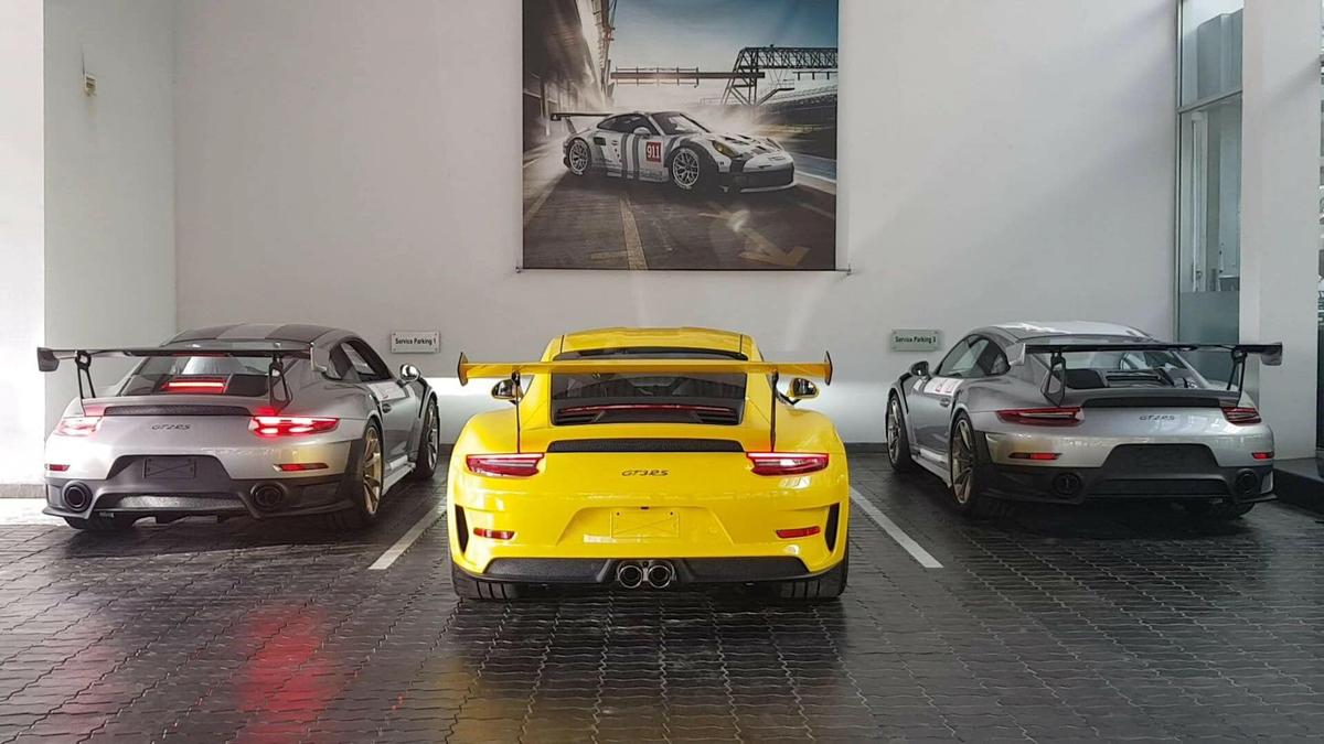  Tổng số 5 chiếc thì có đến 3 chiếc Porsche 911 GT2 RS và Porsche 911 GT3 RS | Carrmudi.vn
