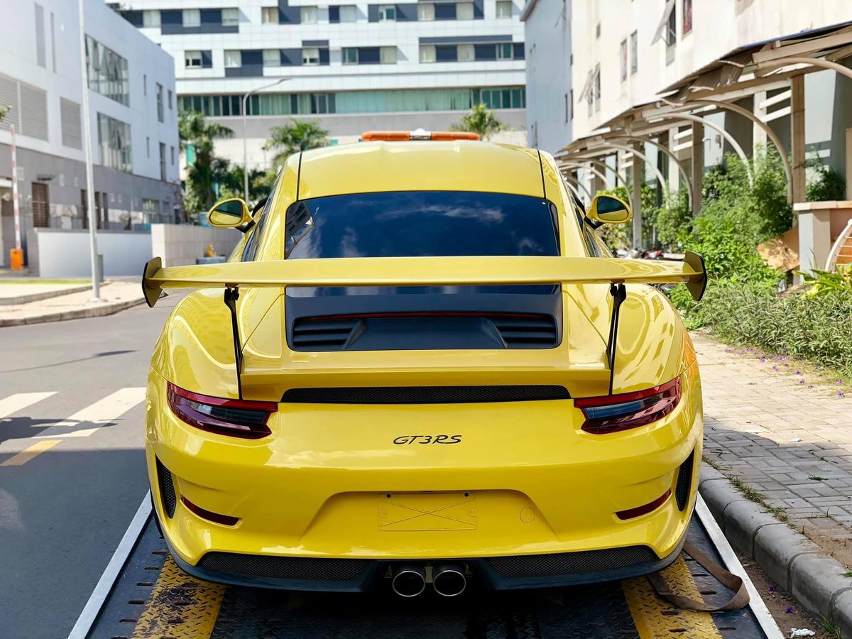  Tổng số 5 chiếc thì có đến 3 chiếc Porsche 911 GT2 RS và Porsche 911 GT3 RS | Carrmudi.vn