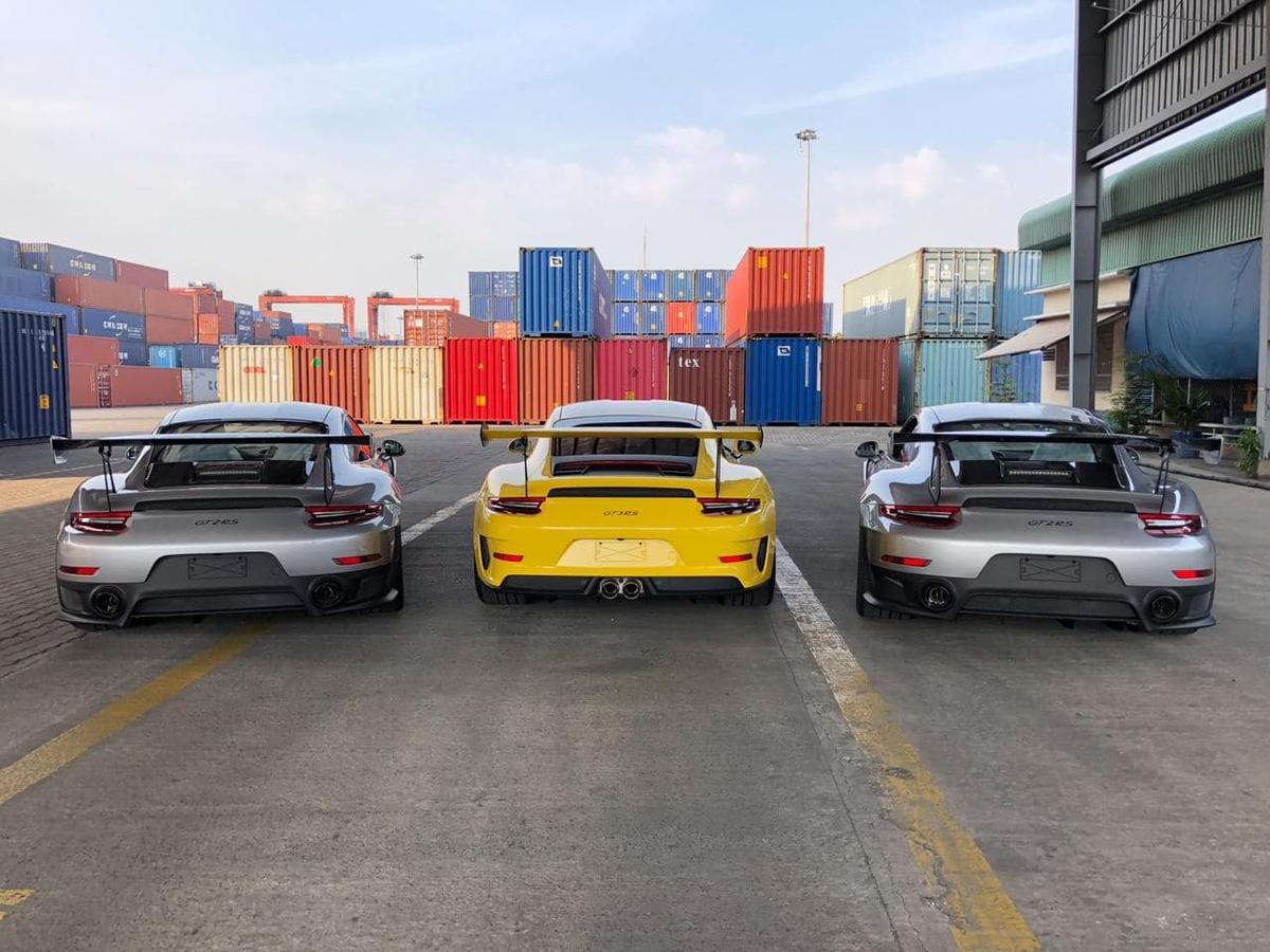  Tổng số 5 chiếc thì có đến 3 chiếc Porsche 911 GT2 RS và Porsche 911 GT3 RS | Carrmudi.vn