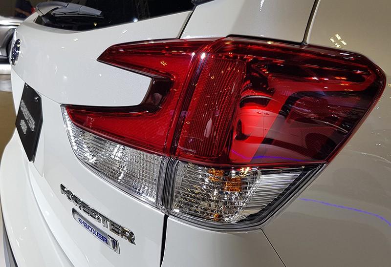 Cụm đèn hậu phía sau