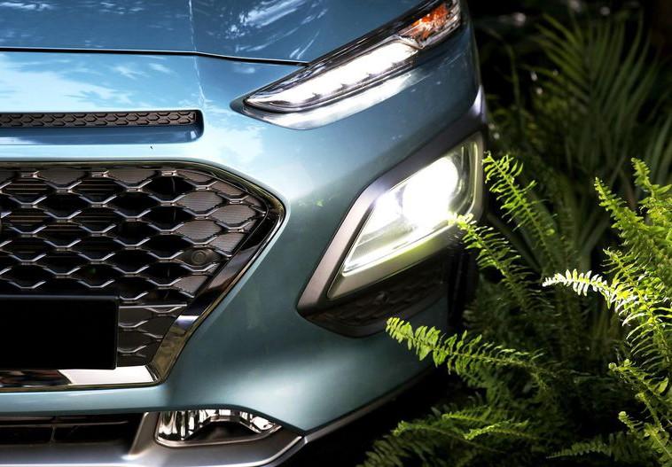 Đèn xe thiết kế thấp