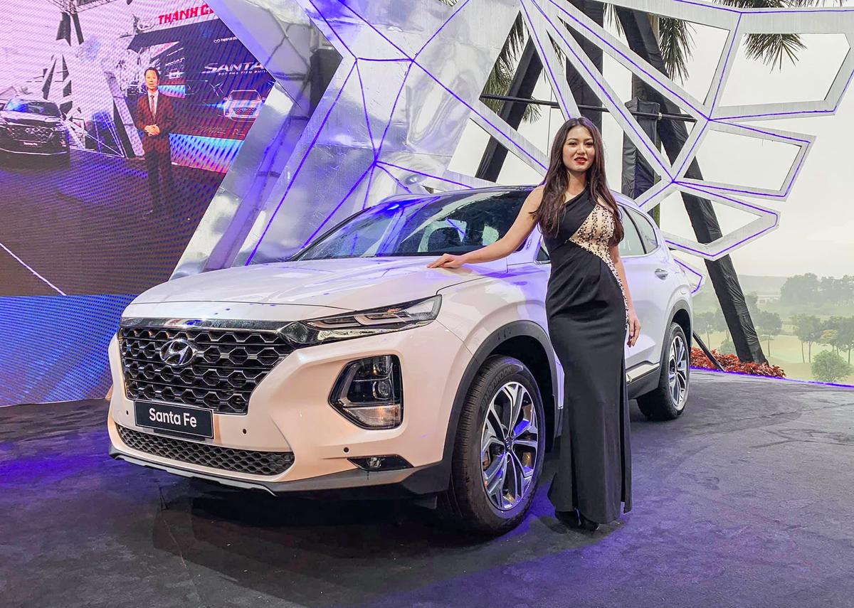 Thiết kế phần đầu xe SUV Hyundai SantaFe
