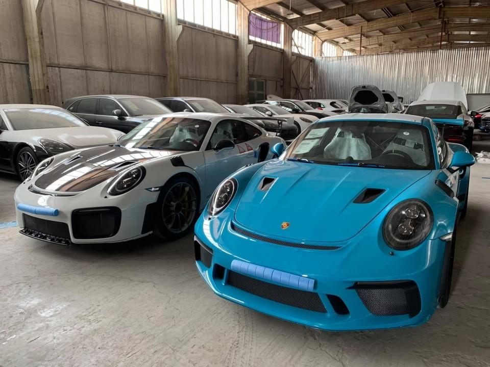  Tổng số 5 chiếc thì có đến 3 chiếc Porsche 911 GT2 RS và Porsche 911 GT3 RS | Carrmudi.vn