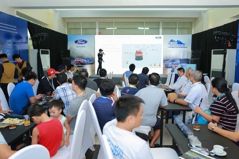 khách hàng tham gia Ford Roadshow 2019