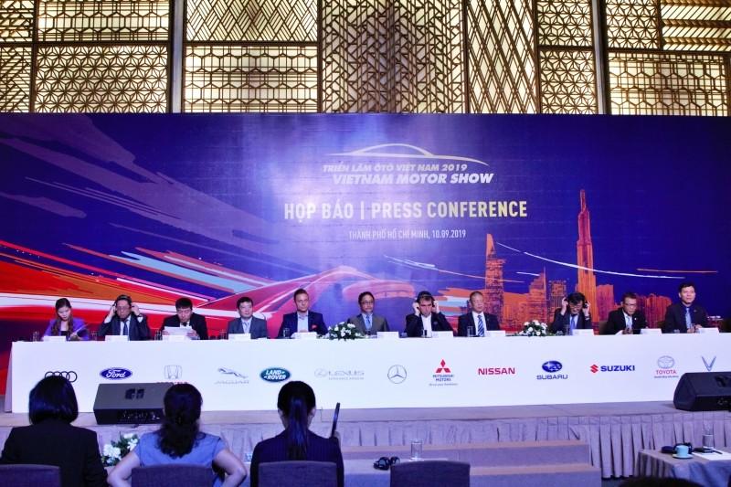 họp báo công bố triển lãm ô tô Việt Nam 2019
